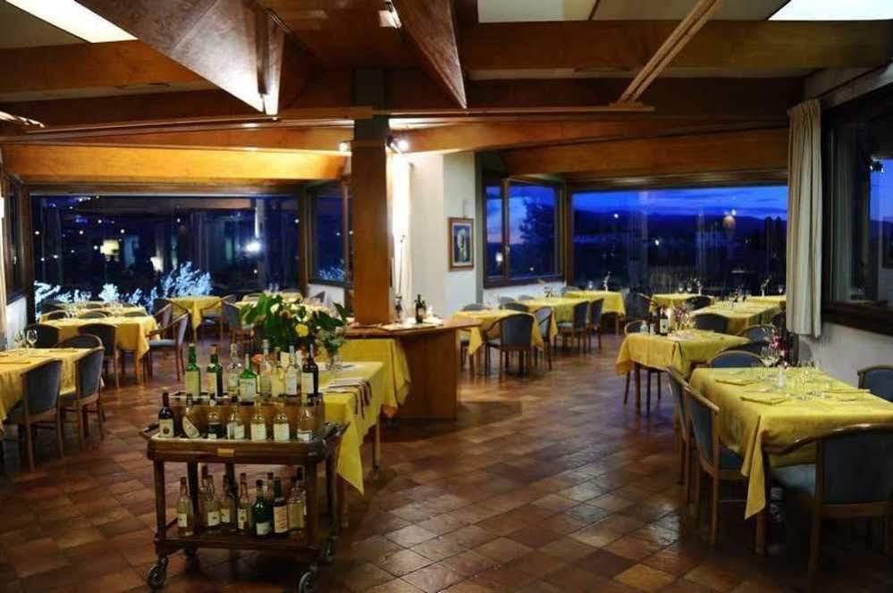 Residence Golf Club Ristorante Centanni Баньо-а-Риполи Экстерьер фото